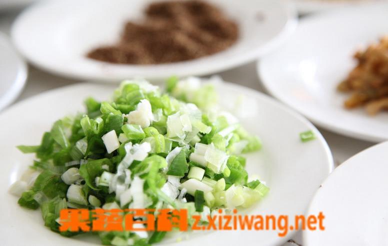 葱花能吃吗（葱花是否可食用）