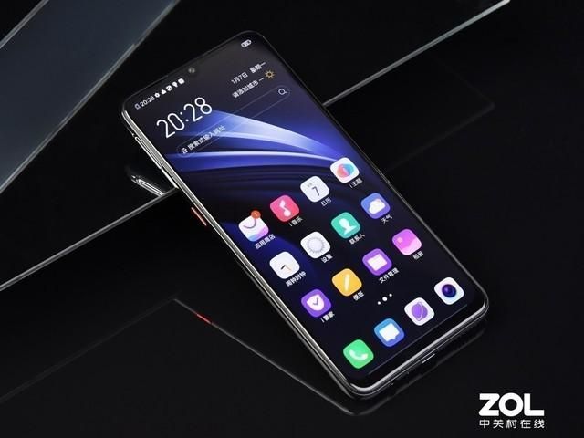 一加7pro参数配置？懂行的人建议买一加还是IQ