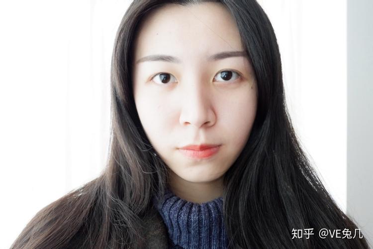素颜涂口红有多丑（素颜涂口红的美丽程度）