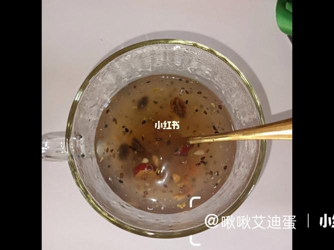 藕粉为什么一冲就变成水了（藕粉为何冲泡后变成水）