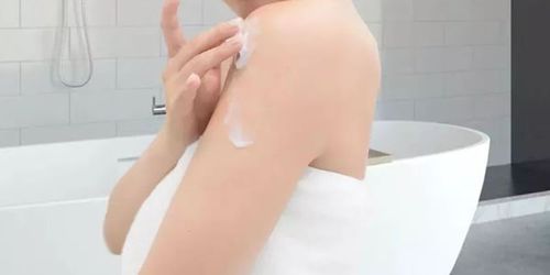 不洗澡可以涂身体乳吗（当你可以不洗澡就使用身体乳吗？）