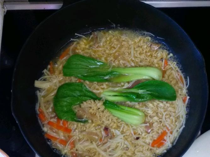 怎么煮泡面（泡面烹饪技巧）