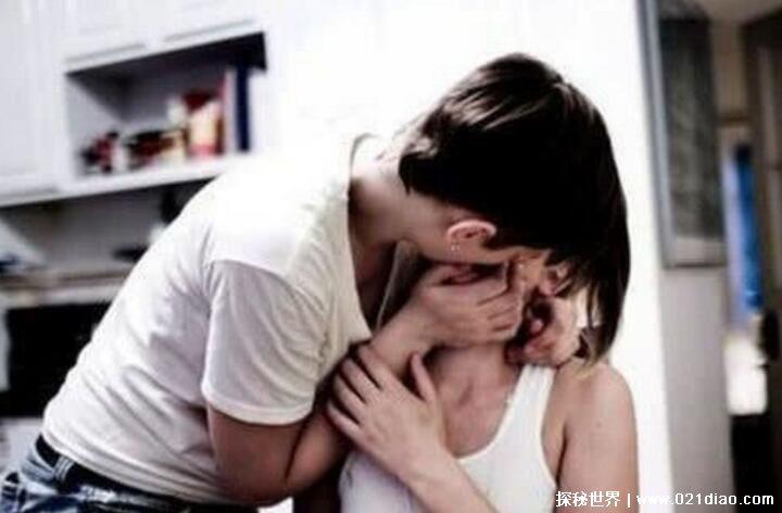 接吻时女生生理反应的现象是什么