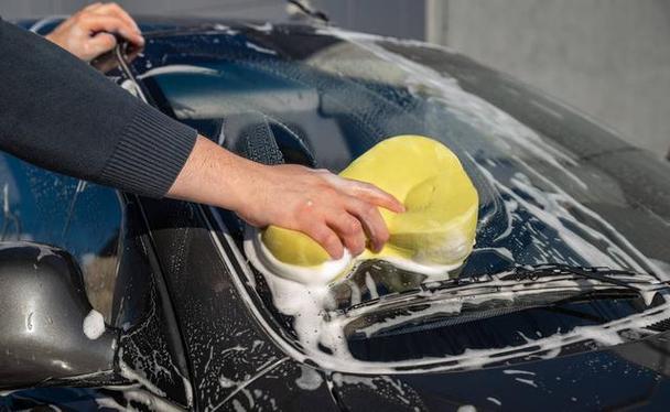 洗车用洗洁精好还是洗衣液好？专业人士推荐的最佳选择解析