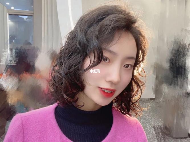短发烫什么发型好看（最适合的短发烫发发型选择）