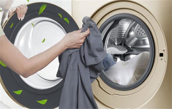 风衣可以用洗衣机洗吗（风衣是否适合机洗？）