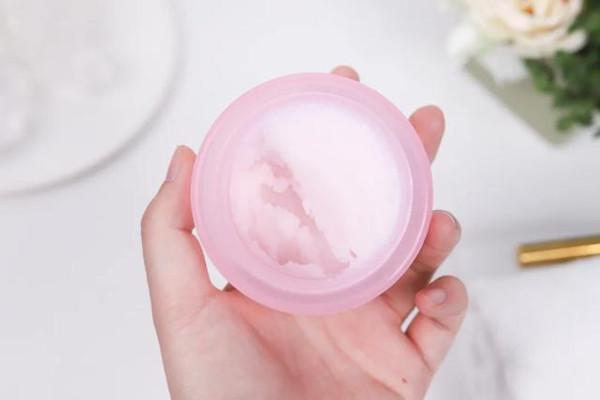 卸妆膏用完还要用洗面奶吗（卸妆膏用后需使用洗面奶吗）