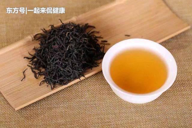 红茶和绿茶哪个对身体更好（哪个更有益健康？）