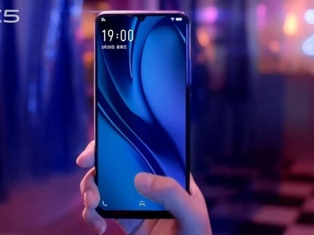 一加7pro参数配置（懂行的人建议买一加还是IQ）